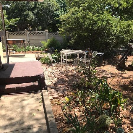 Tranquility In Klein Karoo Apartment Oudtshoorn Exterior photo