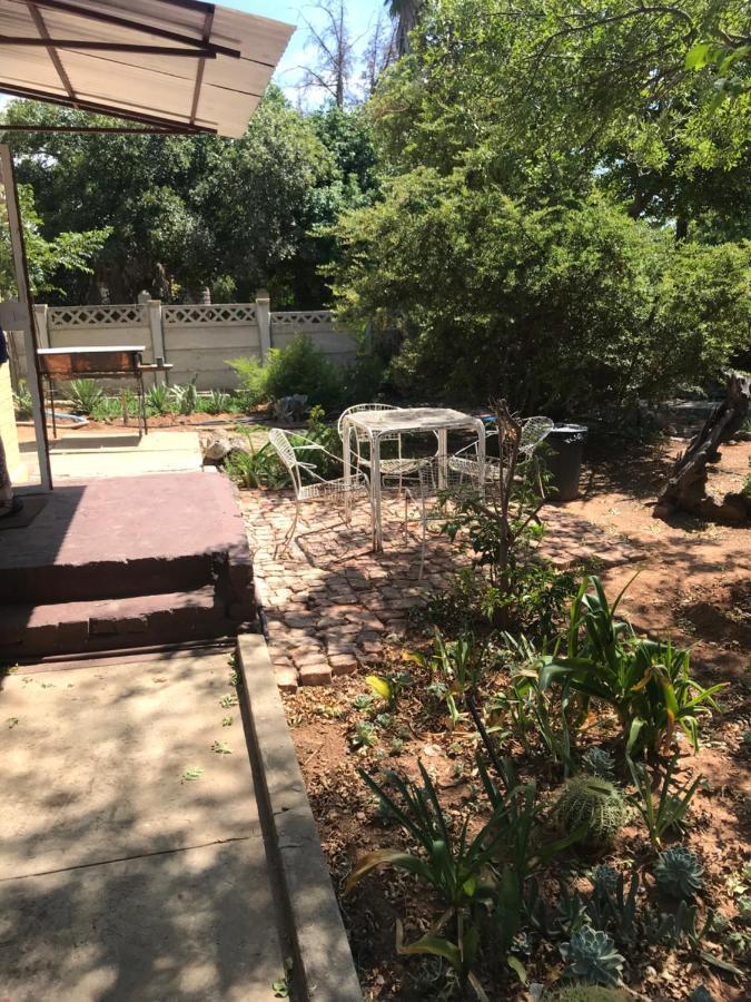 Tranquility In Klein Karoo Apartment Oudtshoorn Exterior photo